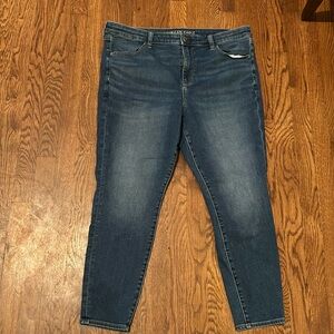 Women’s American eagle jeans size 20 short in high rise jeggings